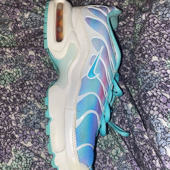 Rainbow nikes - Picture 3 of 3